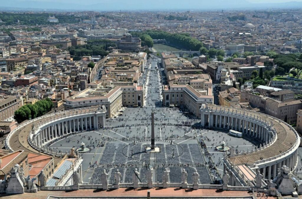 Aerial view of St. Peter's Square and Vatican City, essential for Rome sightseeing planning