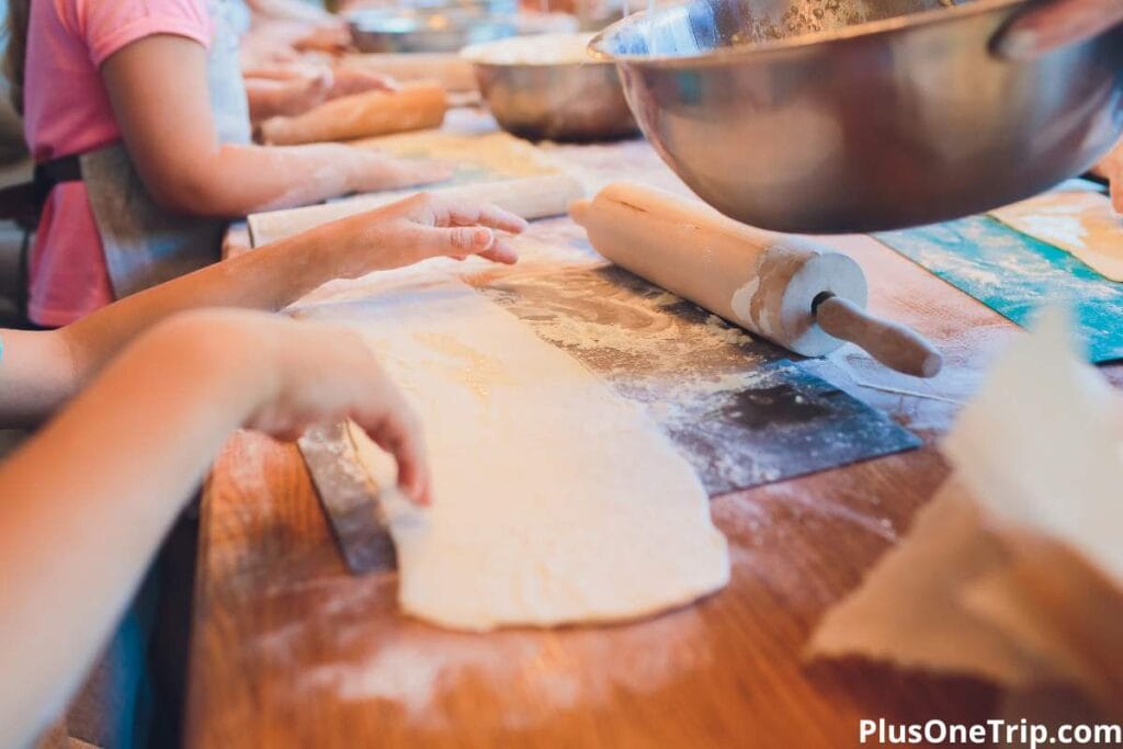 Family pizza making class